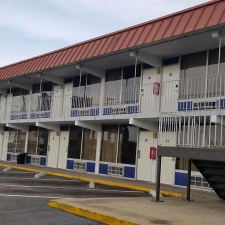 Family Inns Of America - Mobile Exterior photo