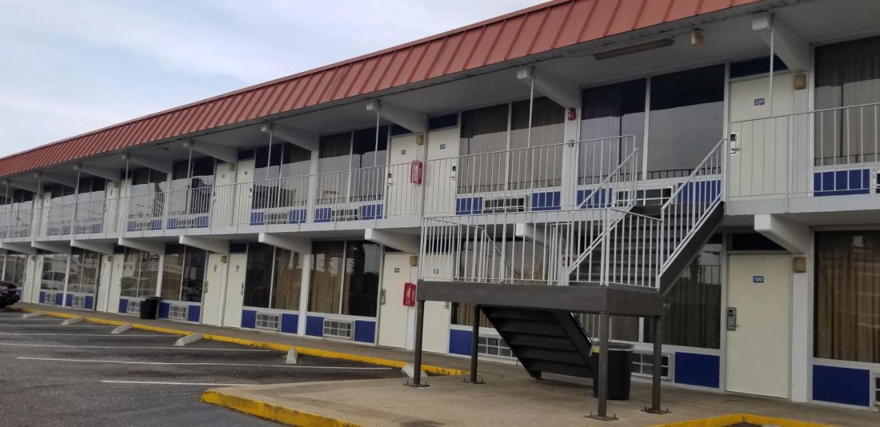 Family Inns Of America - Mobile Exterior photo