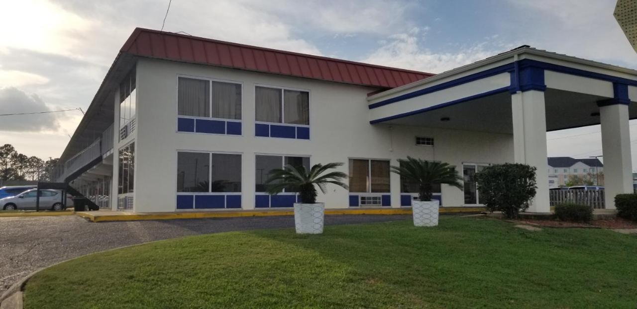 Family Inns Of America - Mobile Exterior photo